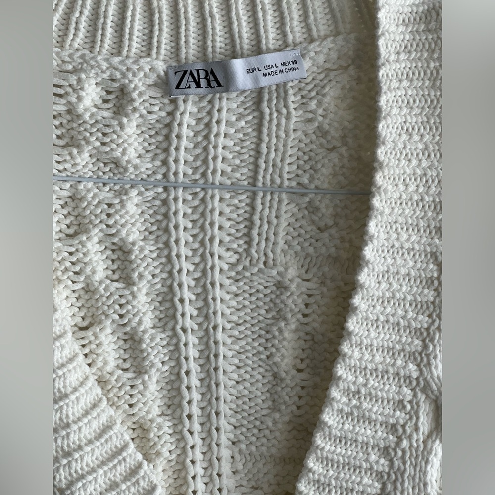 ZARA CABLE KNIT SWEATER VEST